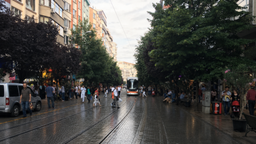 Eskişehir’de sıcaklık düşüyor: Öğle saatleri için kuvvetli yağış beklentisi